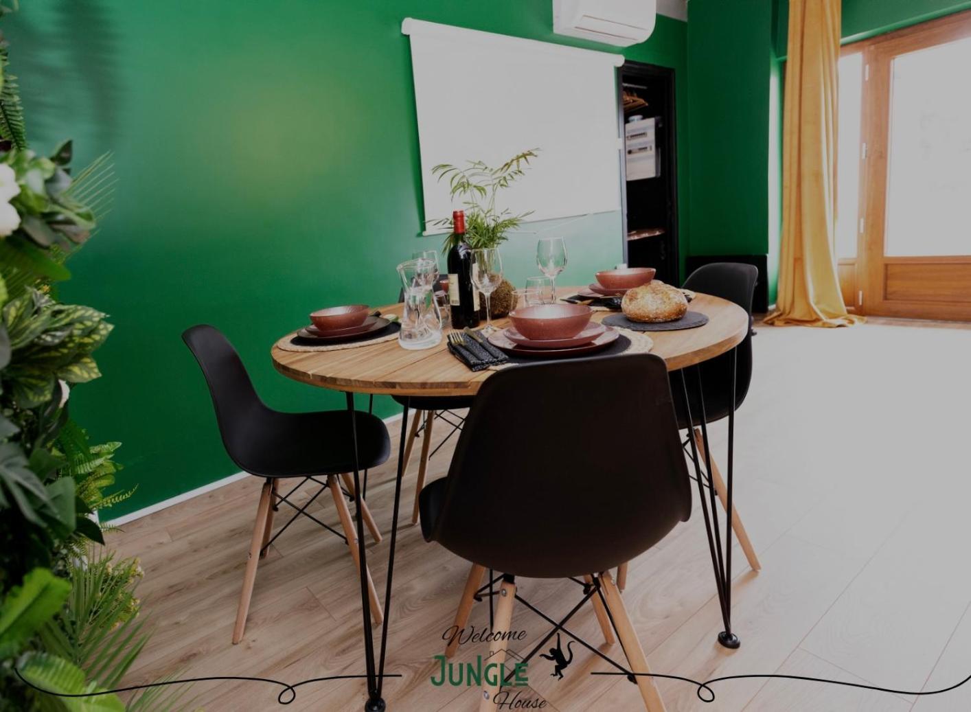Maison "Jungle House" 90 M2 Billard, Retroprojecteur, Bar A Jeux , Vinyle, Wifi Fibre, Ideal Pro & Famille A Montbrison Extérieur photo